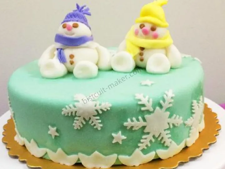 Beautiful and delicious fondant cake
